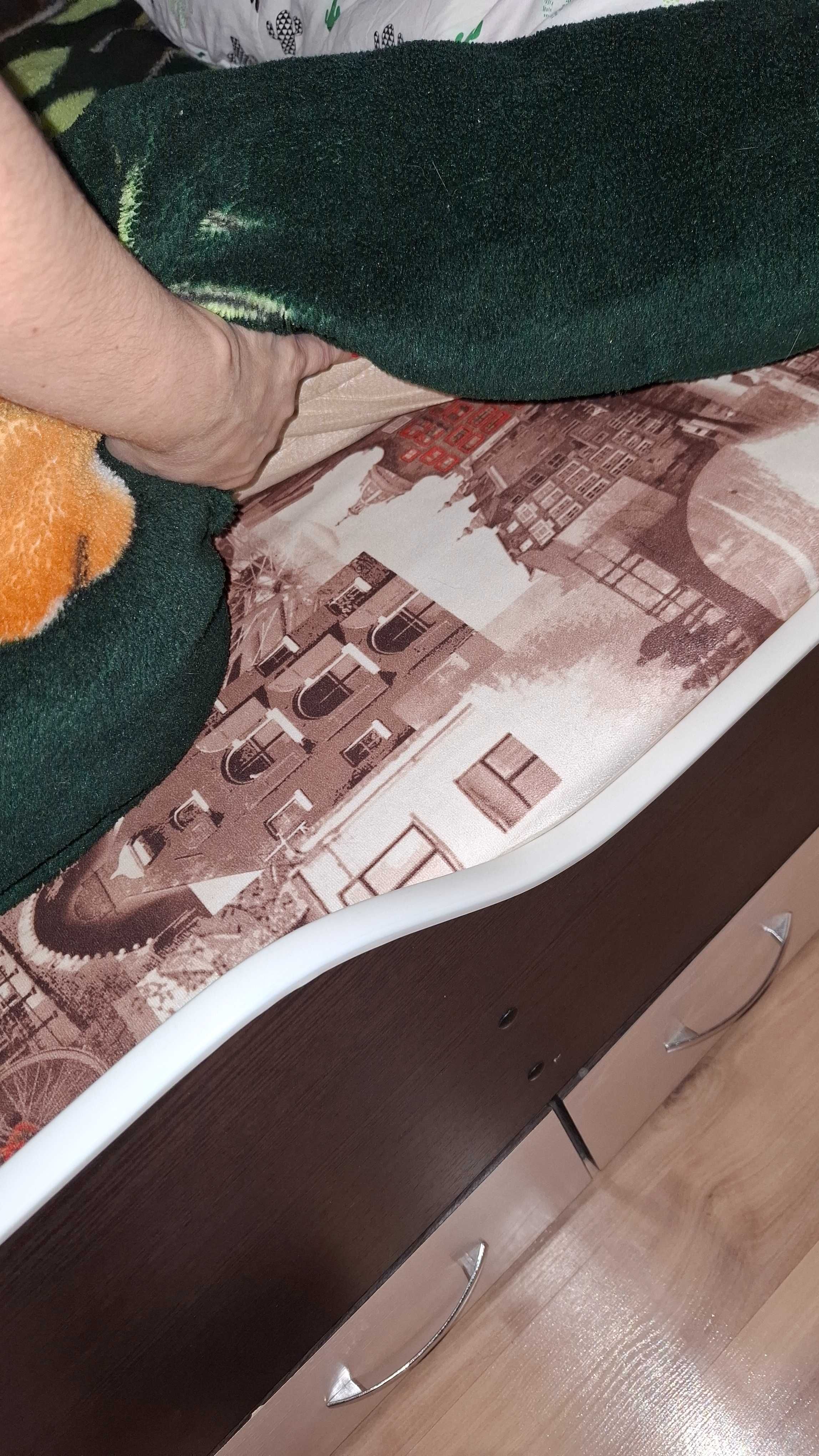 Продам кровать двухъярусную