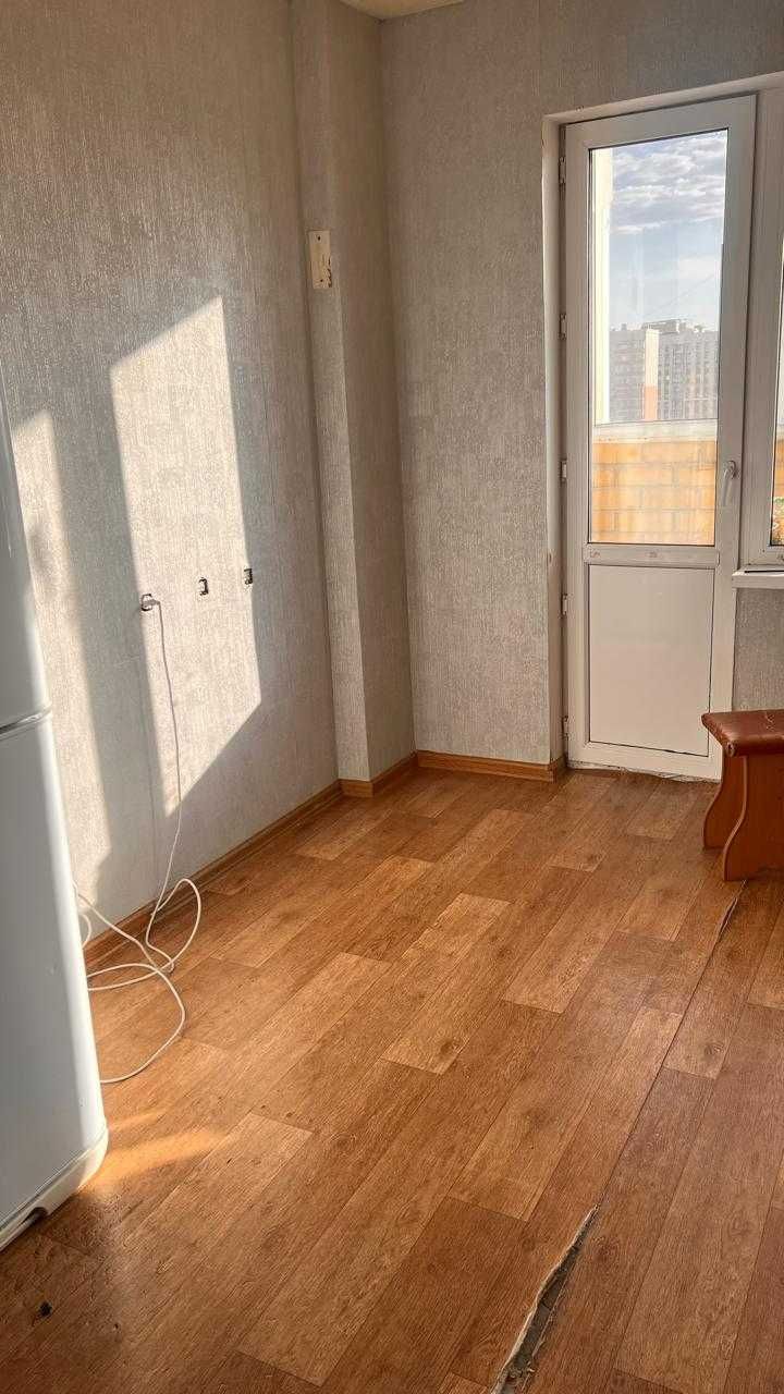 Продается квартира 3-комнатная, 90 м², пр. Шахтеров, 60