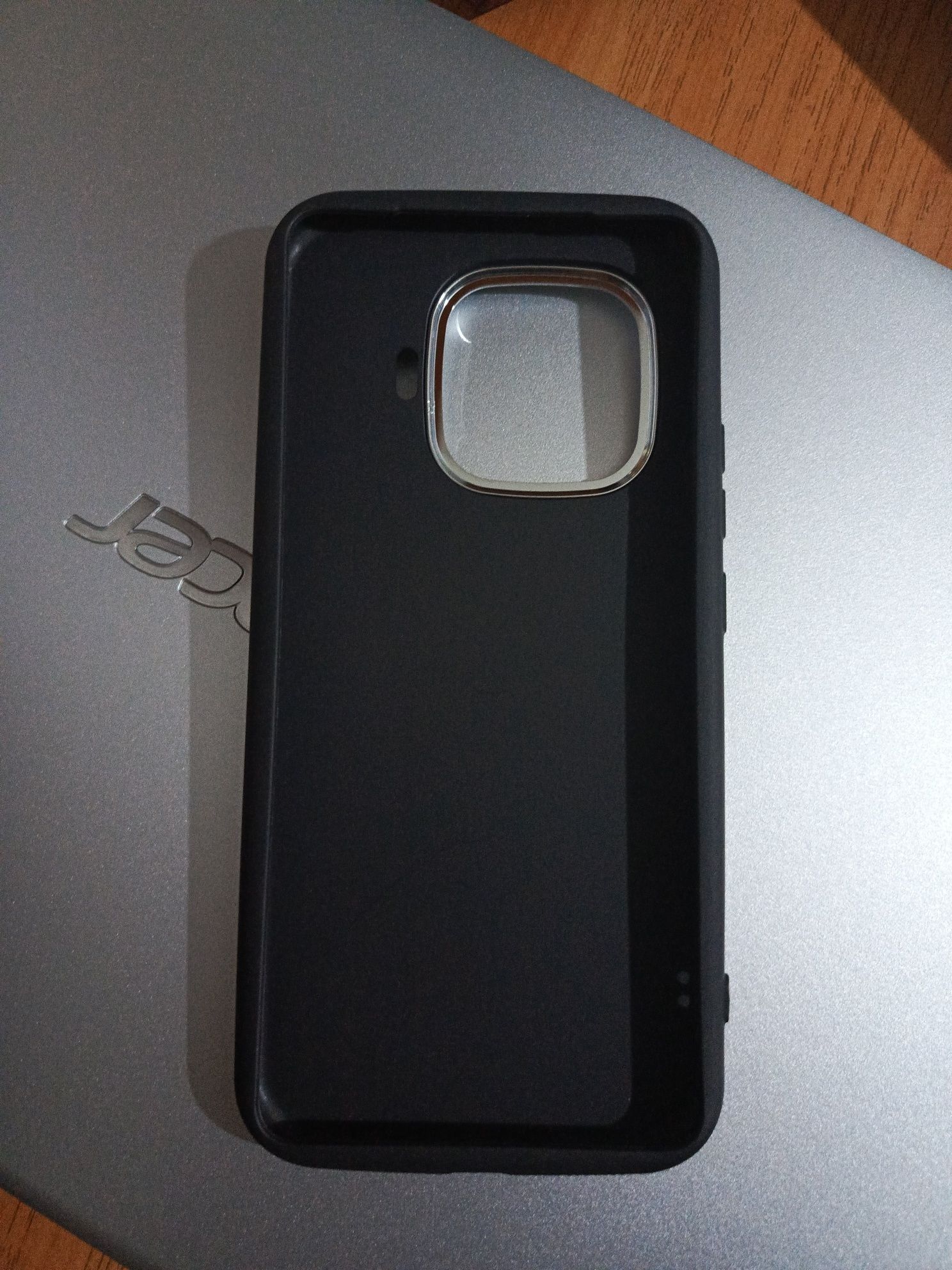 Продам чехол от Vivo / Iqoo z9