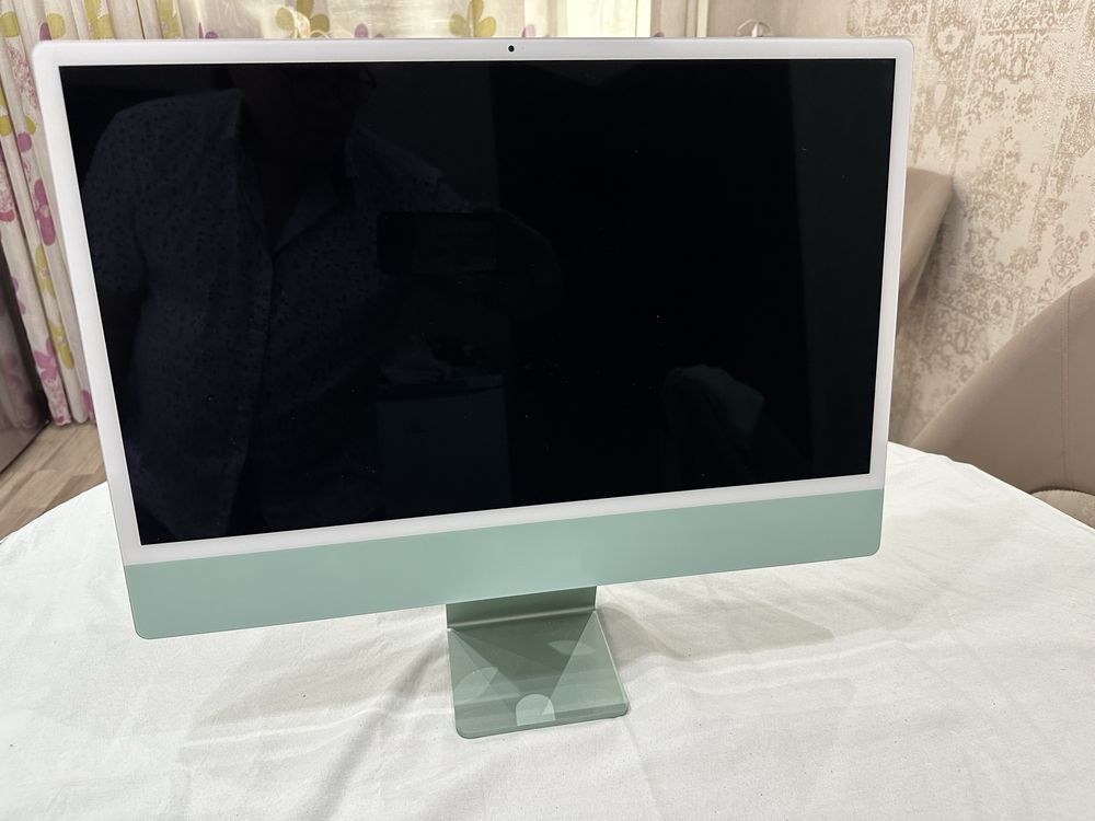 Imac M1 2021 озу 8 ssd-512 нужно установить Mac OS клавы мышки нет
