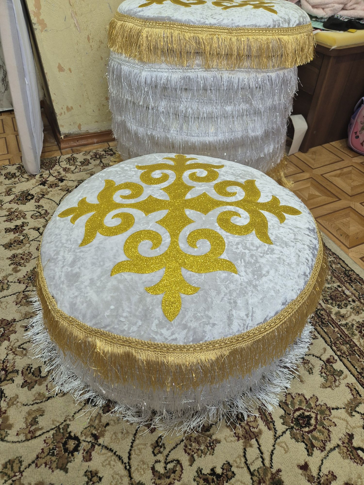 Сәукеле шкатулка,  келін көрпеше ,сырға салу заттары