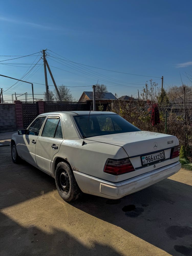 Классика на ходу: Mercedes E230 газ/бензин по отличной цене!