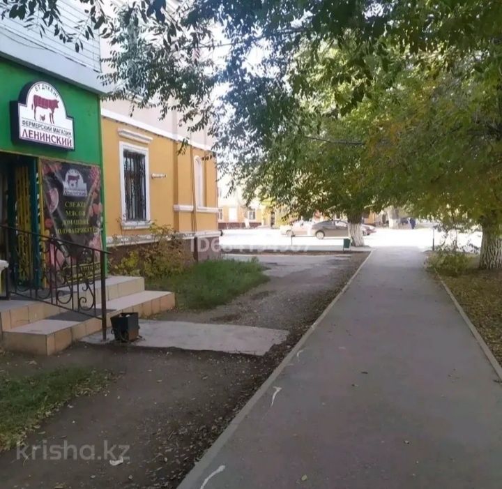 Магазин на площади продаю