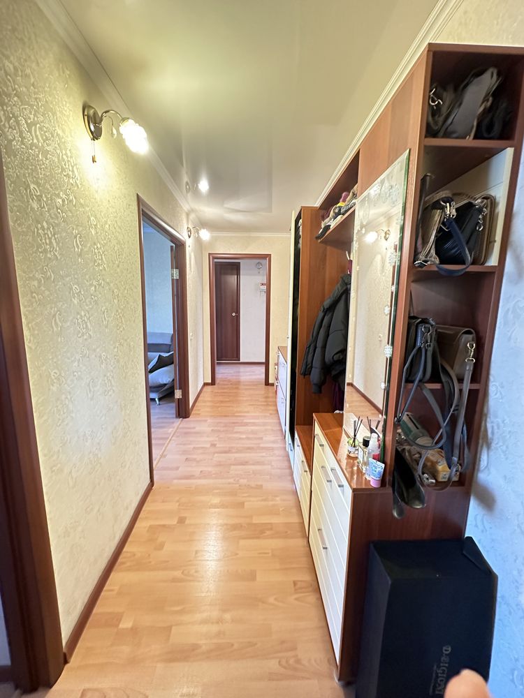Продам 3-комн,с мебелью и техникой.