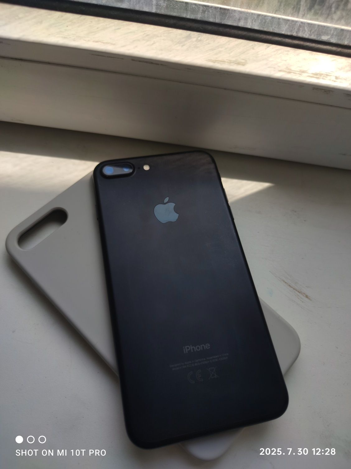 iPhone 7 plus с чехлом