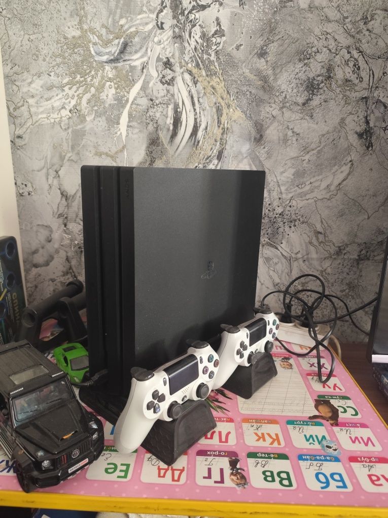 Ps4 Pro 1TB продам
