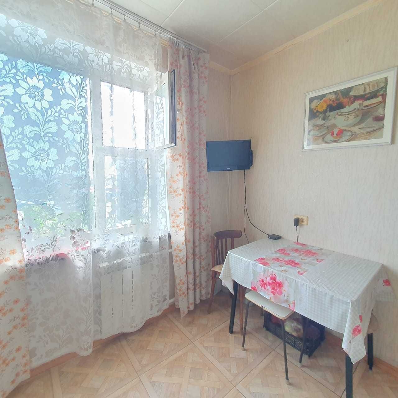 Продам 2х комнатную квартиру в 11 микрорайоне!