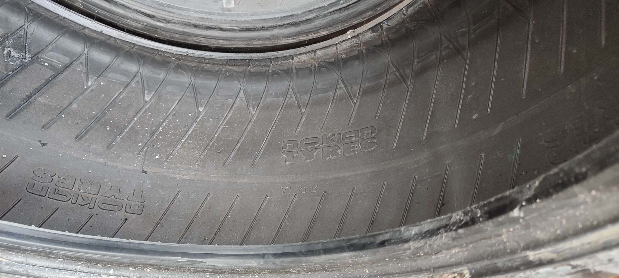 2 зимние шины Hakkapeliitta 7  R18 245/40R