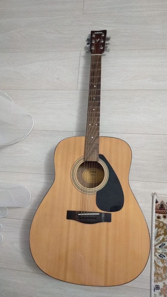 Продам гитару Yamaha F310