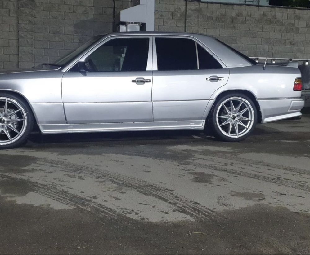 Передний задний бампер,пороги mercedes w124,тюнинг ешка мерс 124 амг