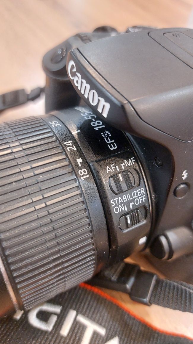 Продам зеркальный фотоаппарат Canon EOS 650D