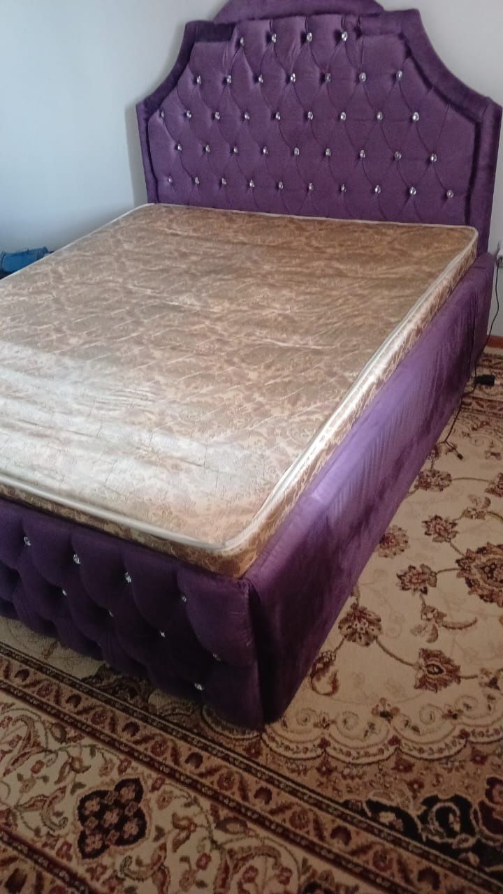 Продам диван чистый