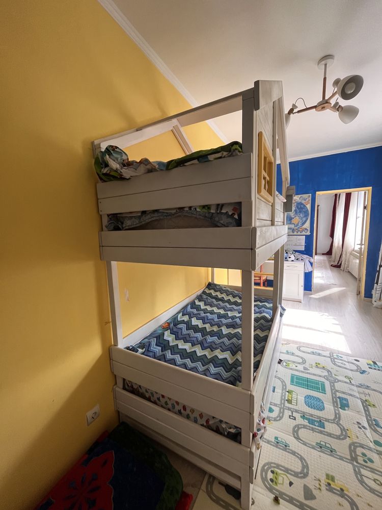 Продам двухъярусную кровать