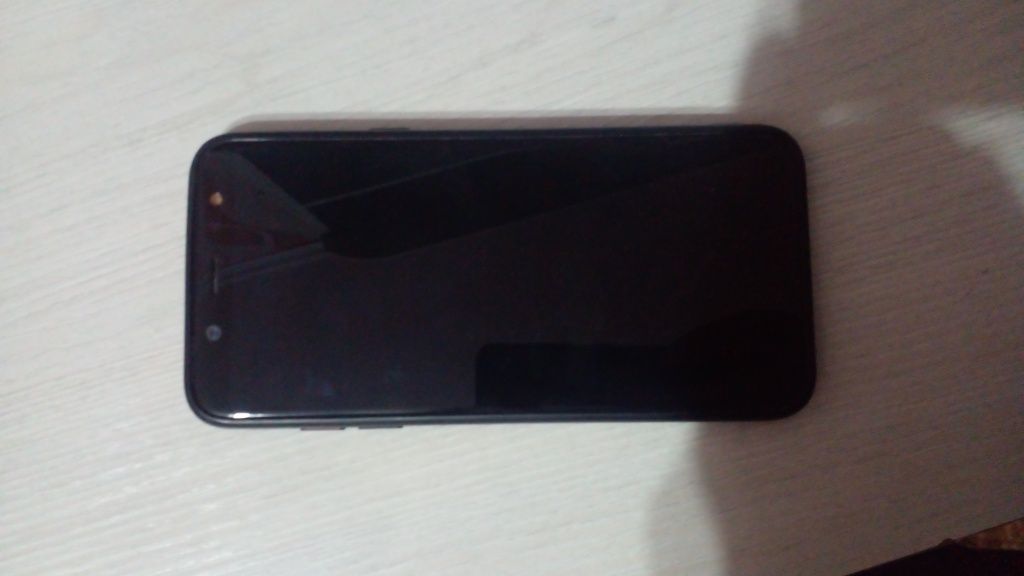 Продам смартфон Samsyng Galaxy A6