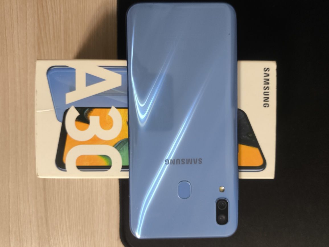 Продам Samsung a30