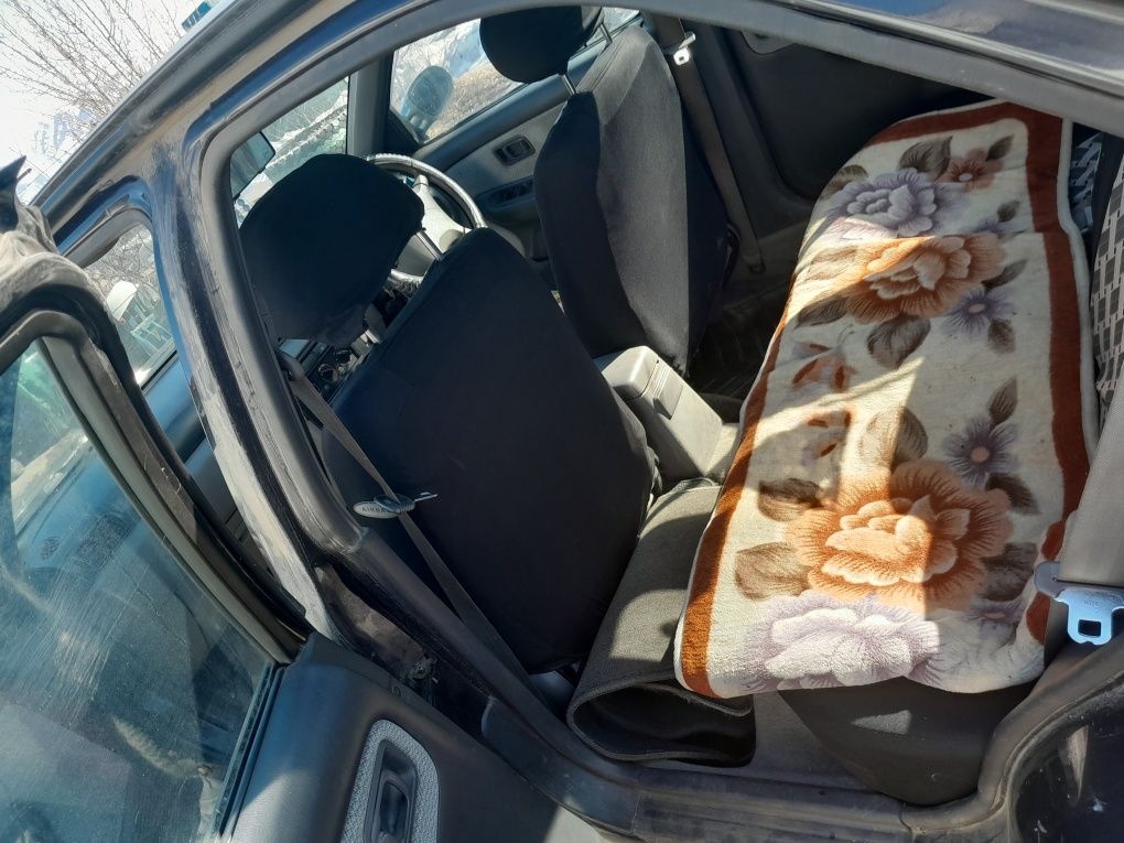 Продам Nissan sunny в хорошем  состояние на ходу.