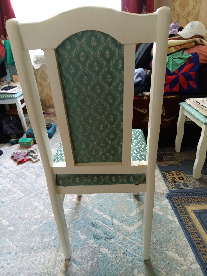 Продам стулья для гостиной