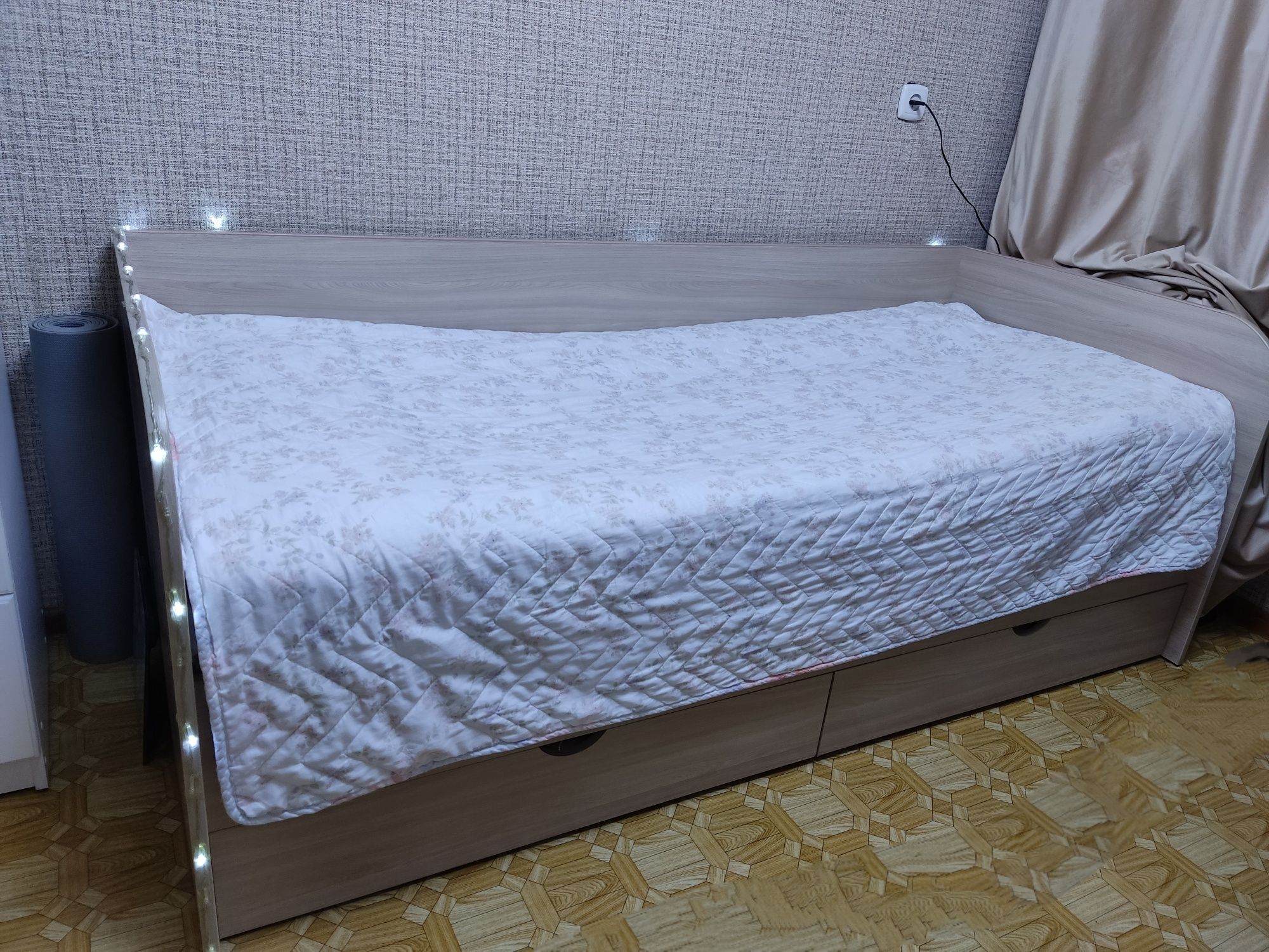 Продам кровать б/у