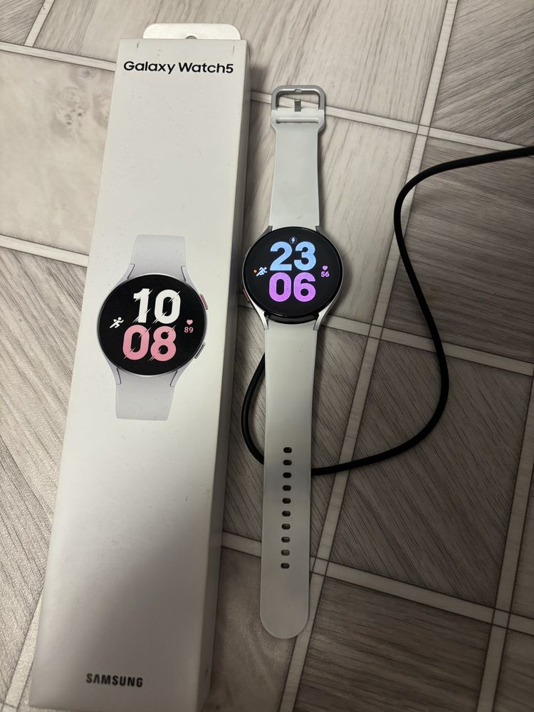 Продам Часы Galaxy 5