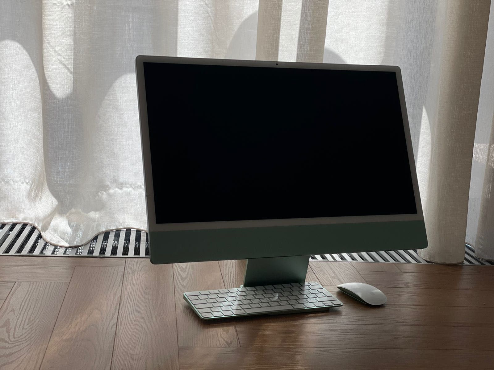 24"Моноблок Apple iMac A2438 4.5K,Apple M1 8 core,8ГБ DDR4, 512ГБ SSD,