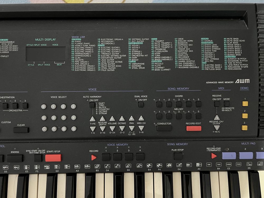 Продам Синтезатор  YAMAHA PSR-500