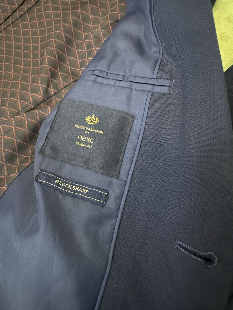 Продам костюм школьный для 1-2 класса