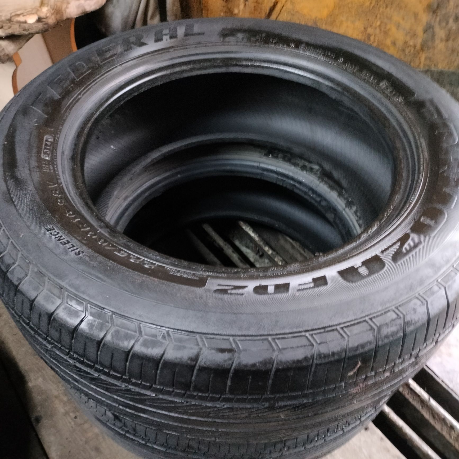 Продам шины б/у 215/65/R16