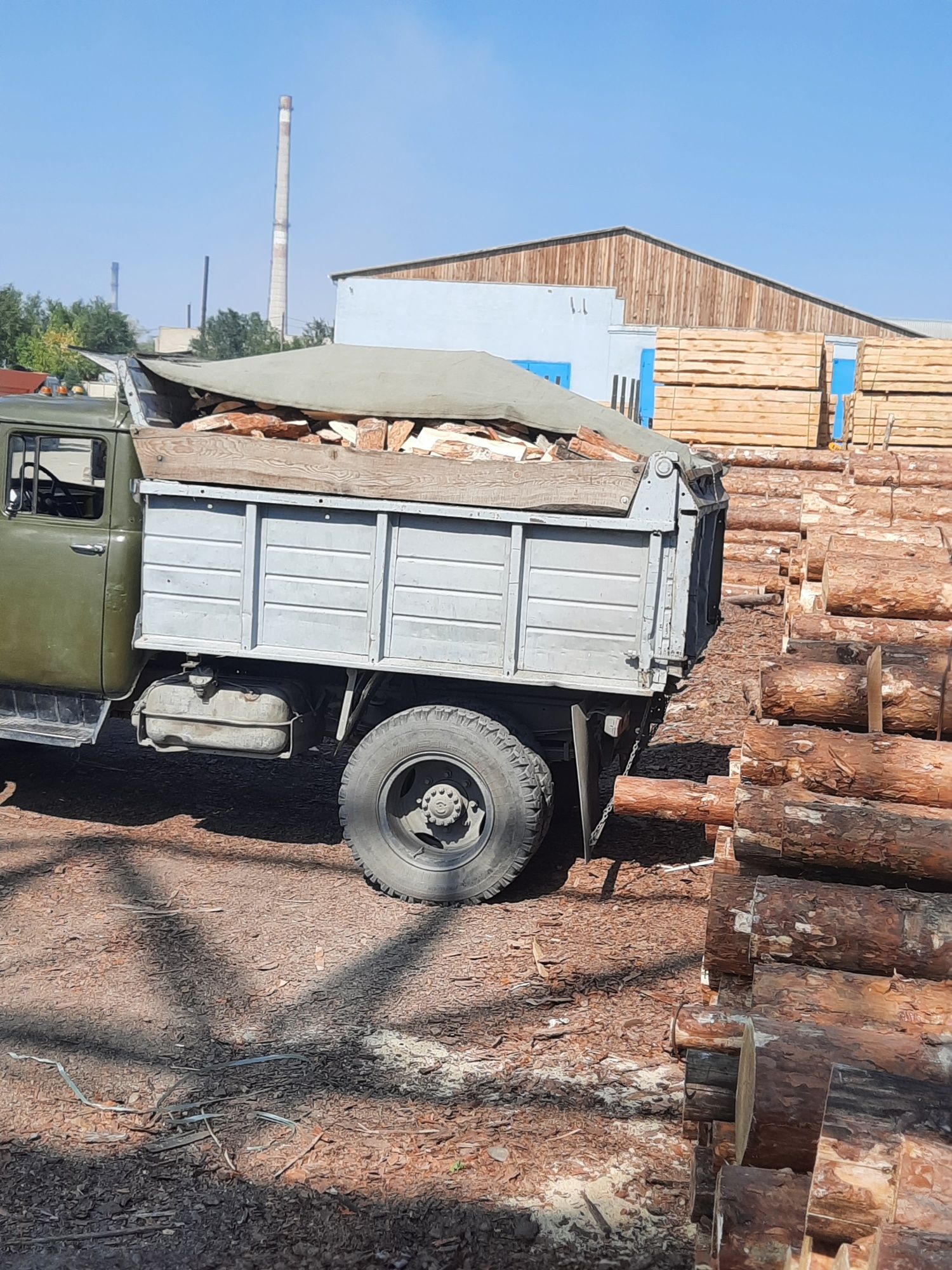Опилки Дрова швырок Уголь Отличный от 2 тонн Гравий Отсев Песок Шлак Г