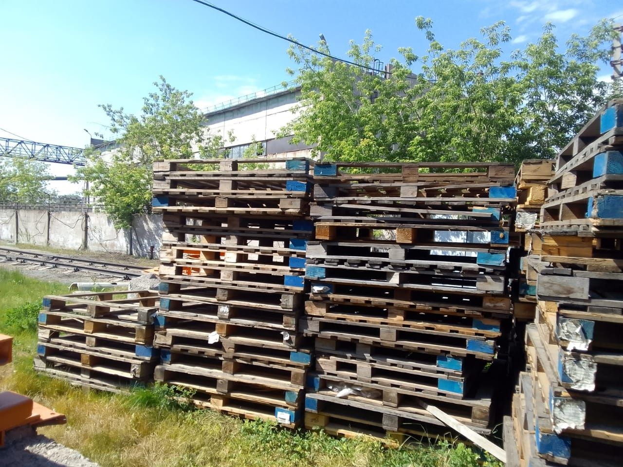 Продам поддоны 120 × 120