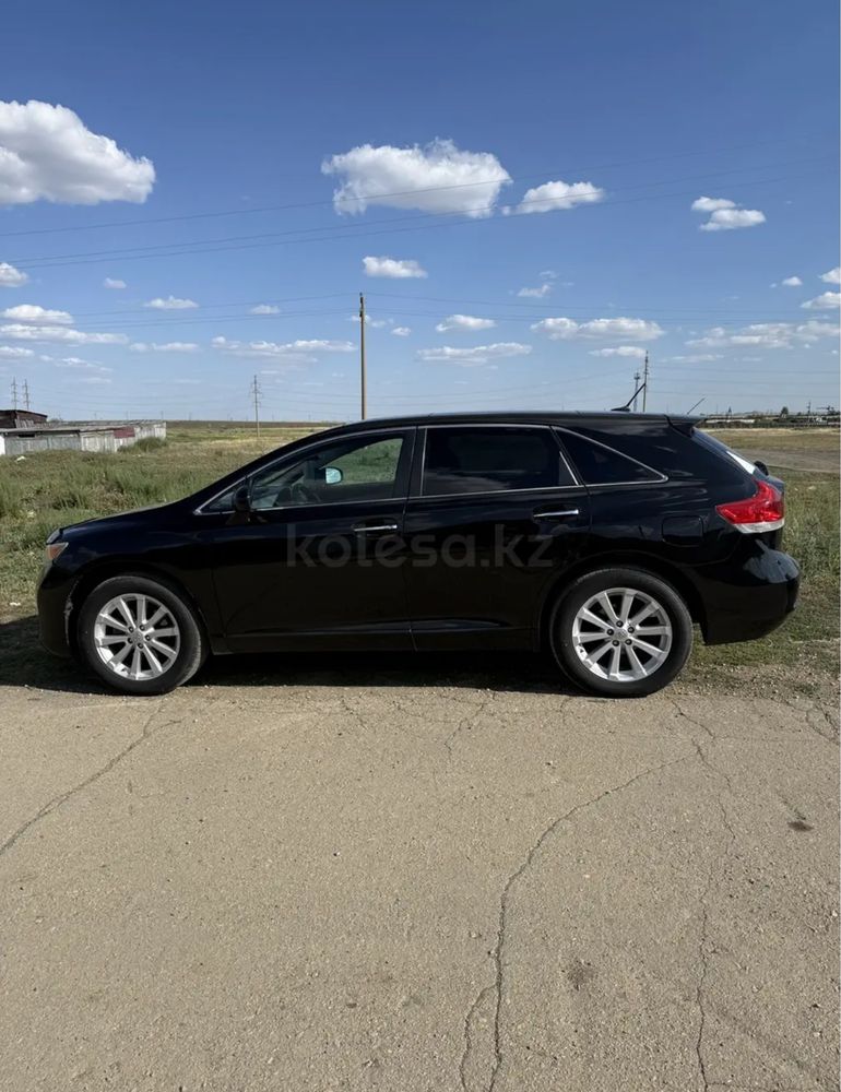 Продам машину. Toyota Venza 2011 года.