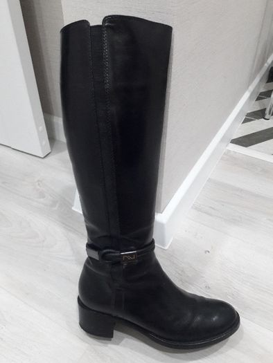 Продам женские кожаные сапоги