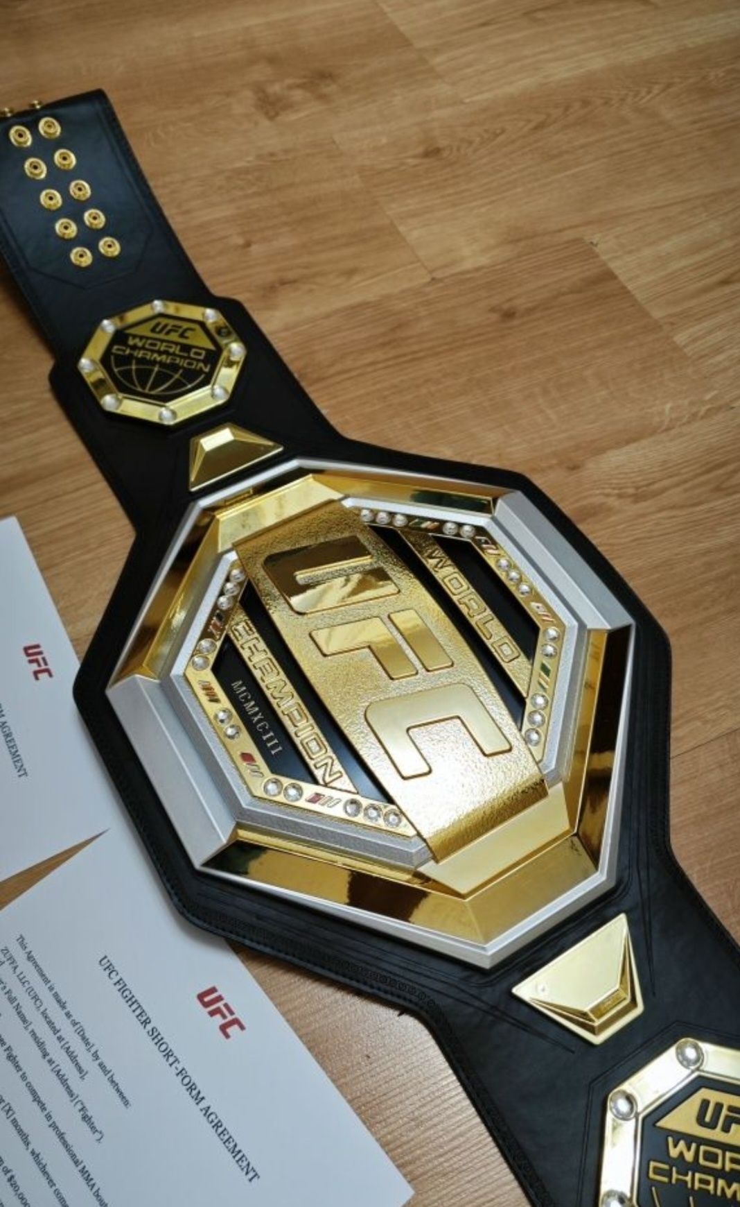 Продам пояс UFC новый