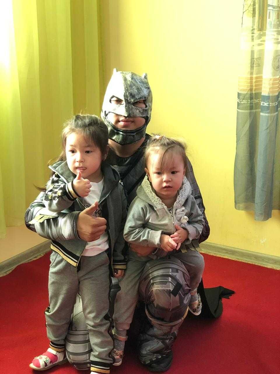 Продам Костюмы Белоснежки, Бэтман, Ведьмы, Казахский костюм,
