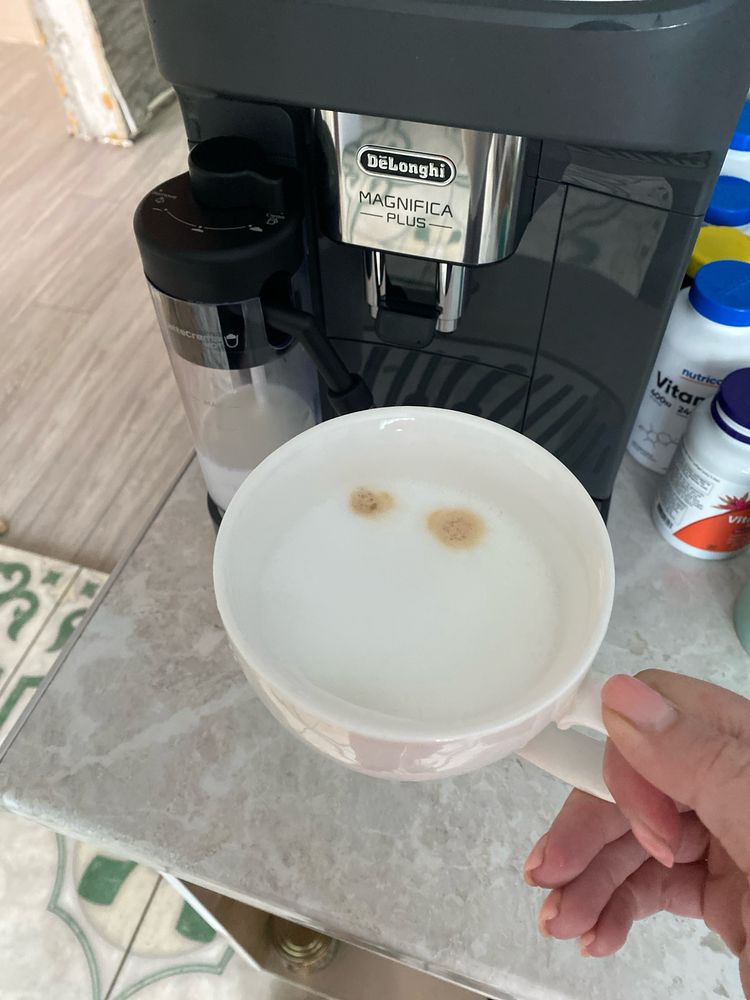 Продам Delonghi Magnifica Plus