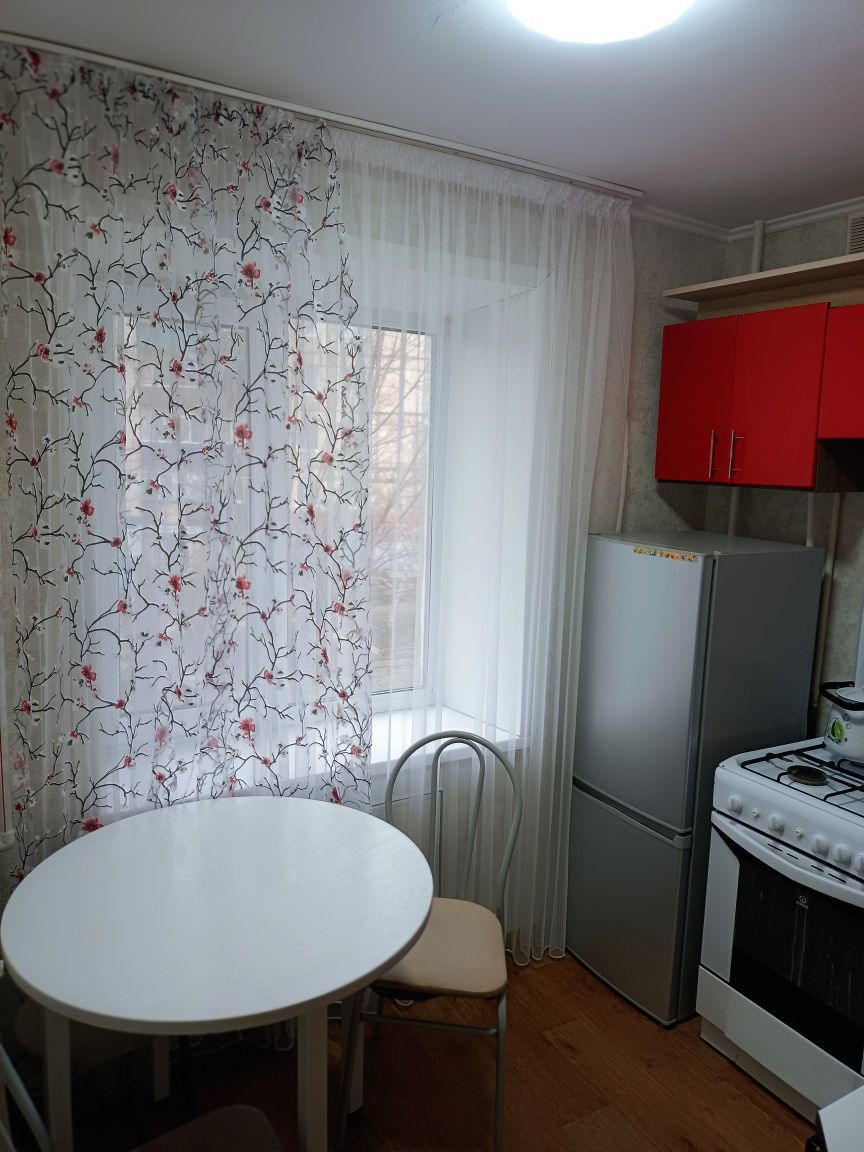 2-х комнатная квартира 5 спальных мест  2 этаж.  11000т.