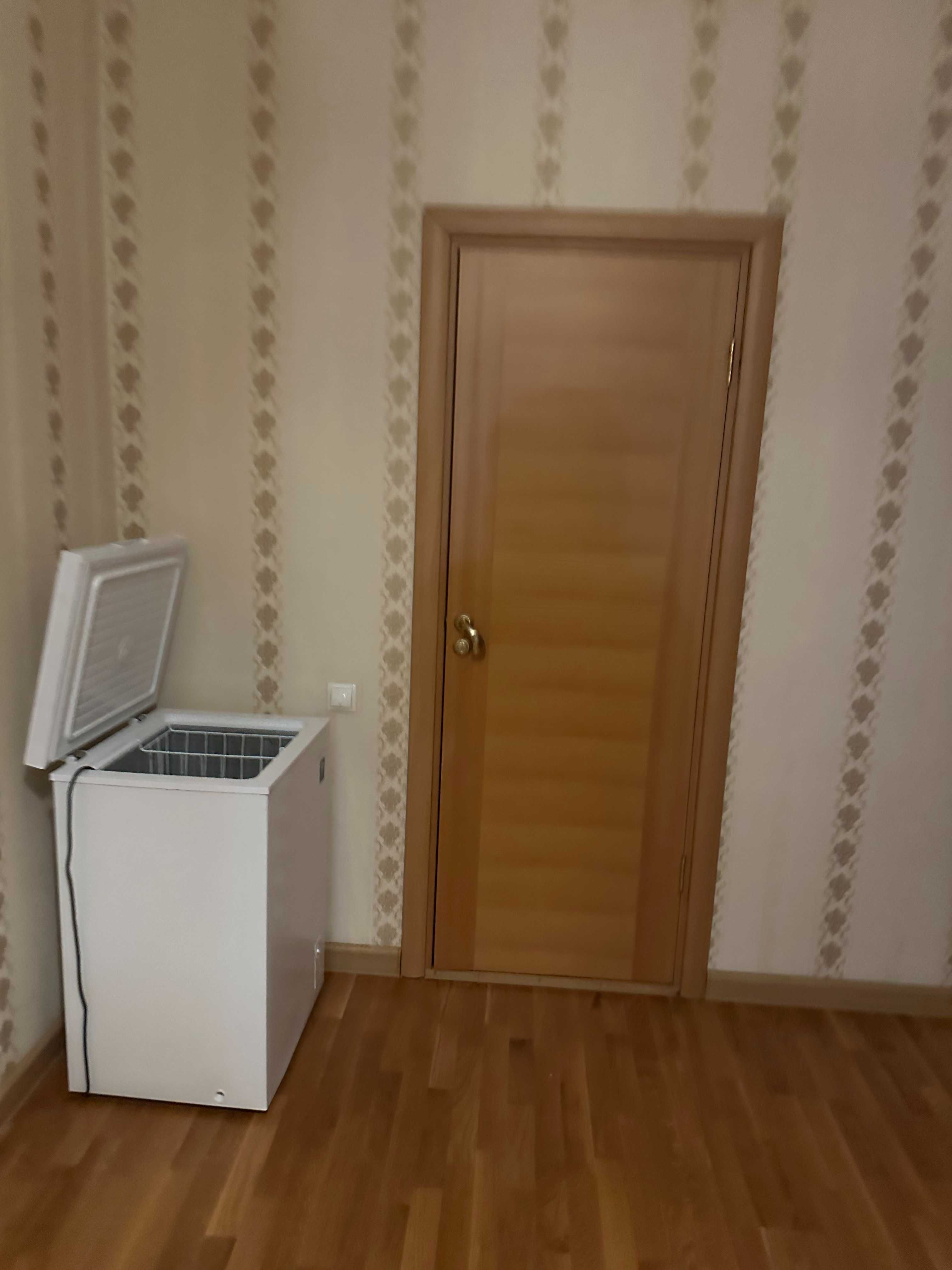 Продам двери межкомнатные бу с коробкой ( 9 шт)