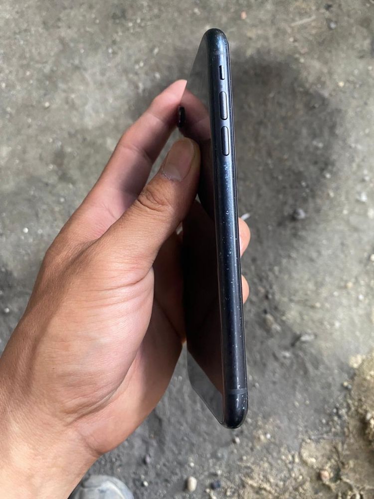 Iphone XR 128gb АКБ77%