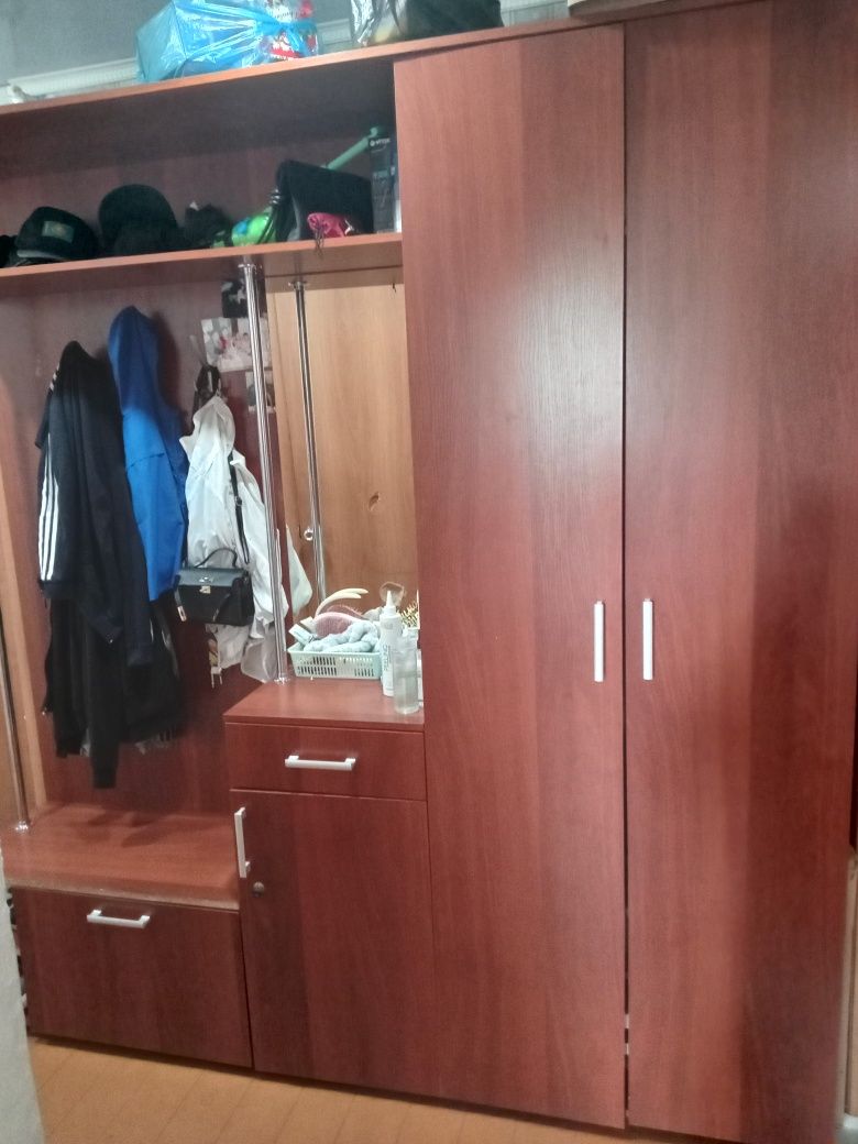 Продам прихожую в хорошем состоянии