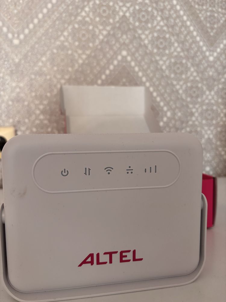 Срочно продам Altel 4G Wi-Fi роутер
