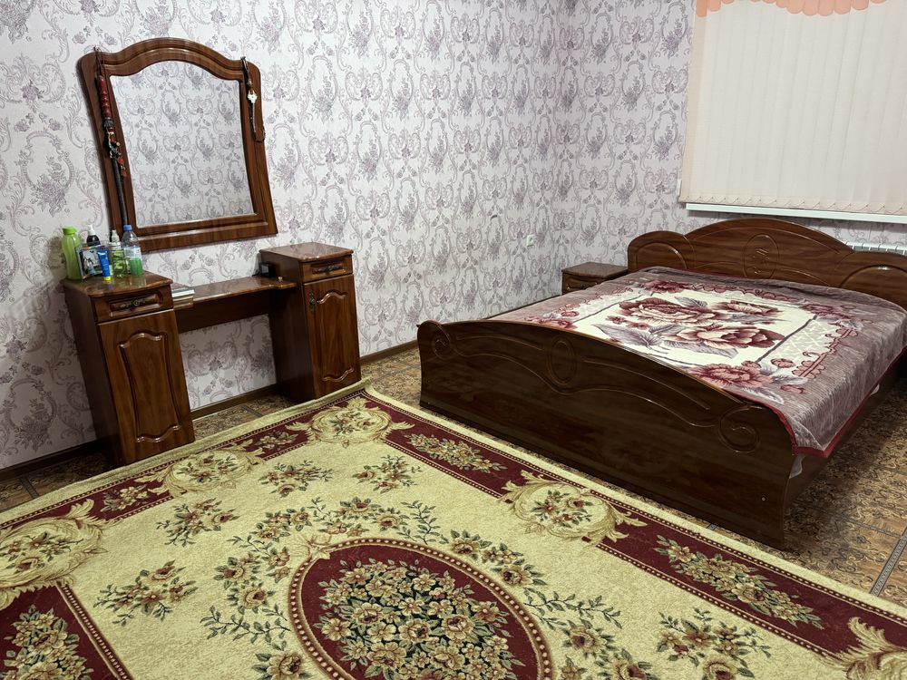 Продам спальный гарнитур