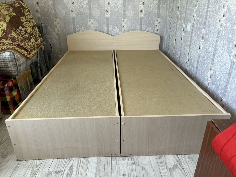 Продам две кровати