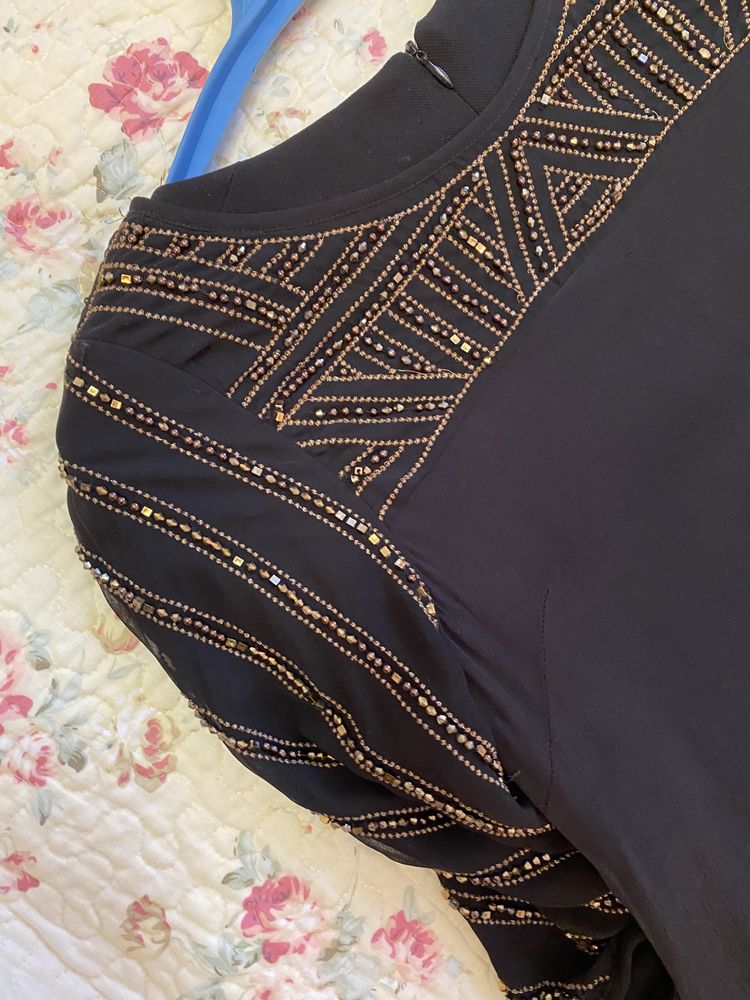 Продам красивые платья, блузки, кофты, юбки