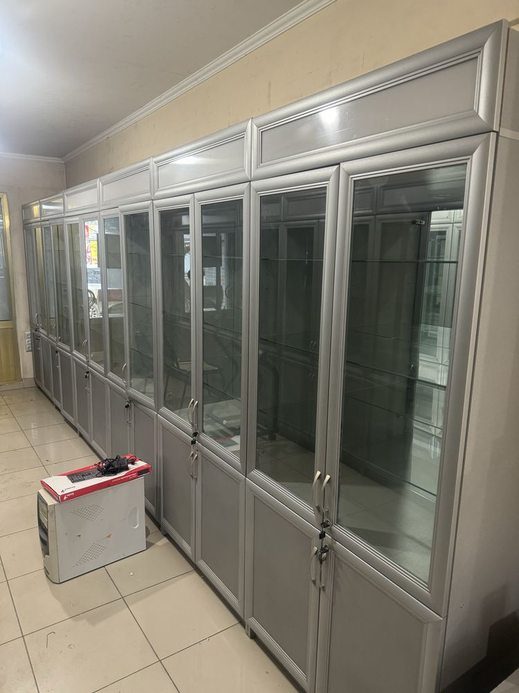 Продам витрины, торгоаое оборудование доя магазина