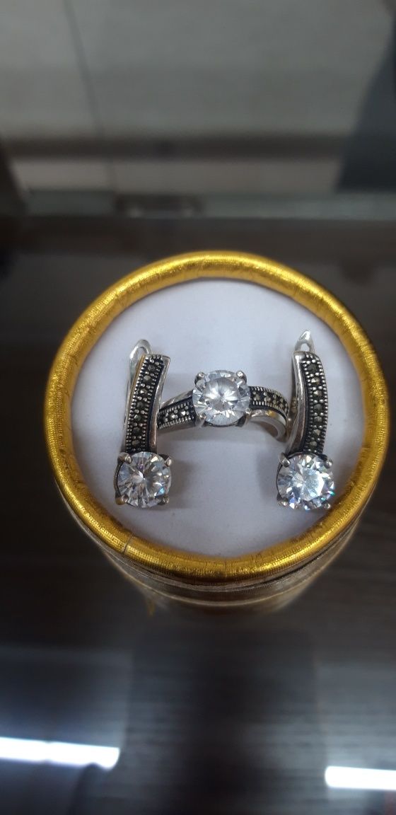 Серебряный набор из кольца и серёжек