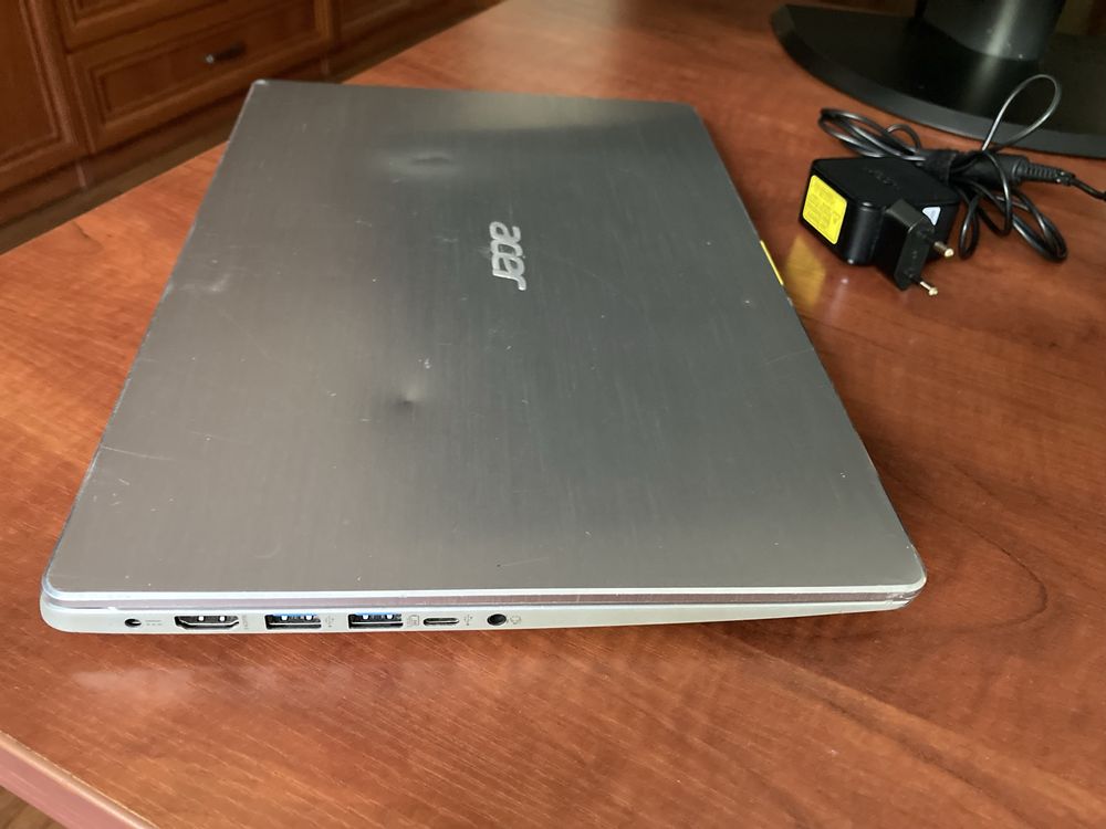 Срочно! Ноутбук Acer Swift 3