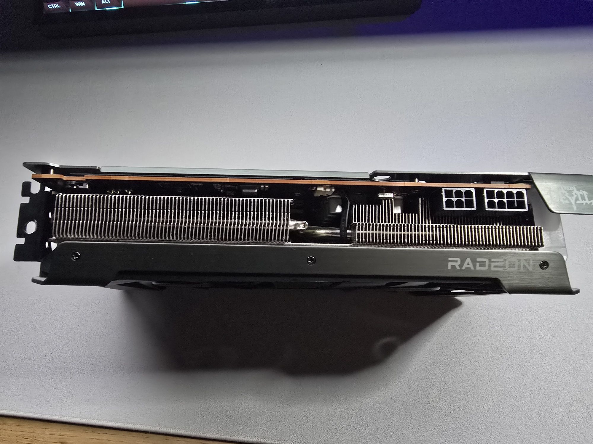Видеокарта AMD RX 6650 XT