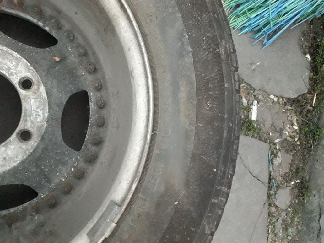 Срочно продам диск с резиной.