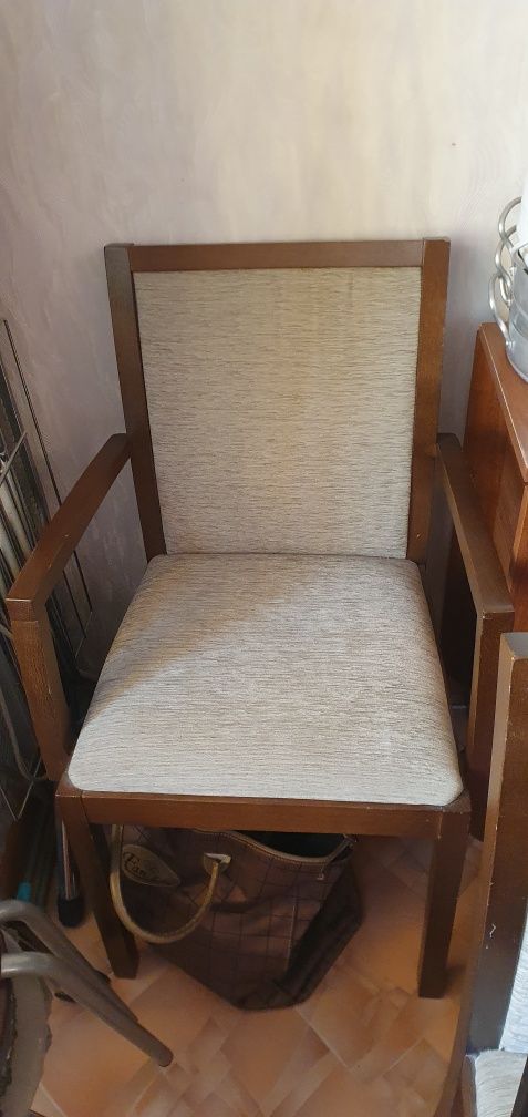 Продам обеденный комплект.