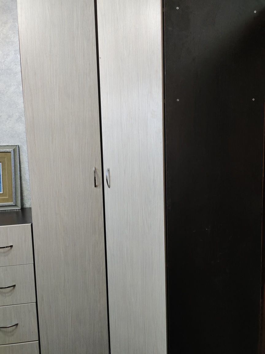 Продам гарнитур для школьника