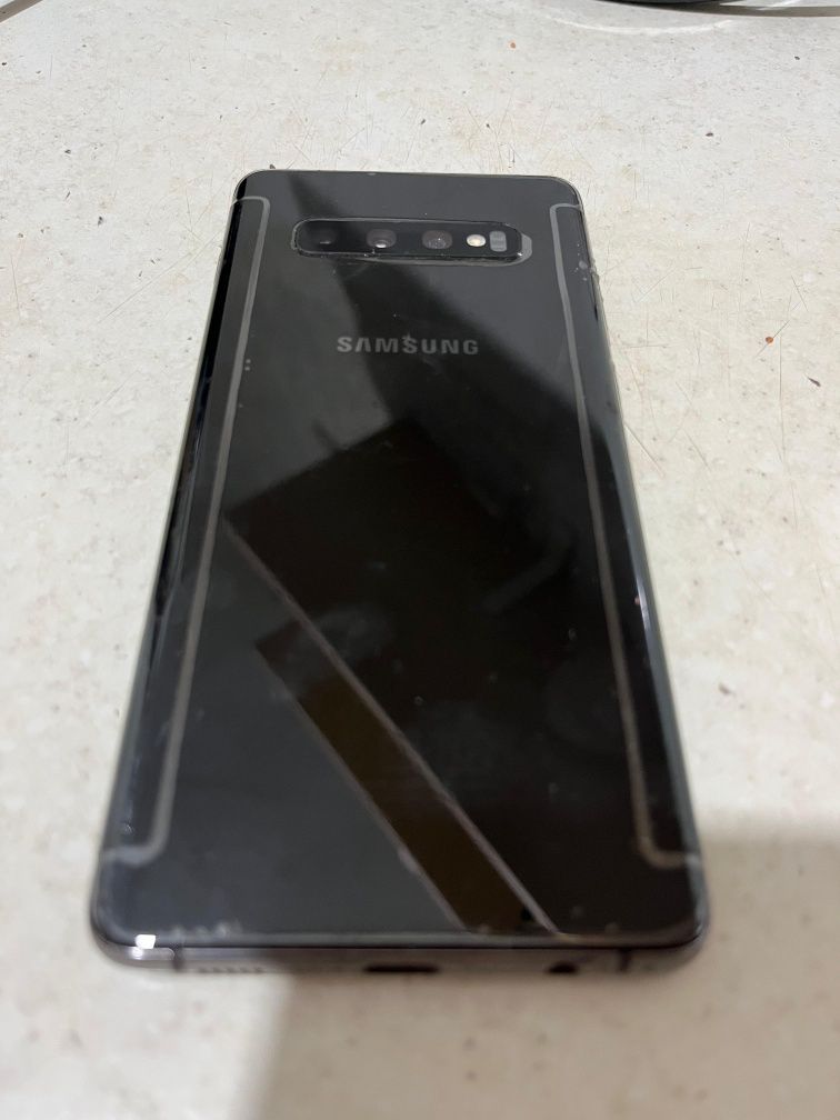 Продам Samsung s10 plus